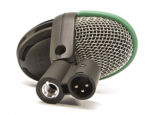 AKG D112